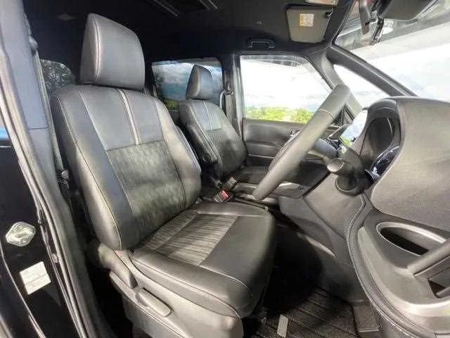 Toyota Noah 2023 — миниатюра 3