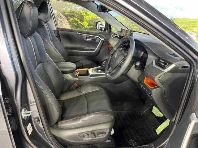 Toyota RAV4 2023 — миниатюра 3