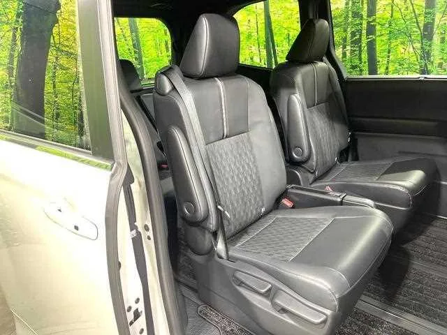 Toyota Noah 2023 — миниатюра 3