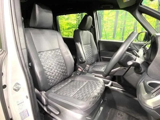 Toyota Voxy 2023 — миниатюра 3