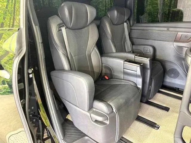 Toyota Alphard Hybrid 2023 — миниатюра 3
