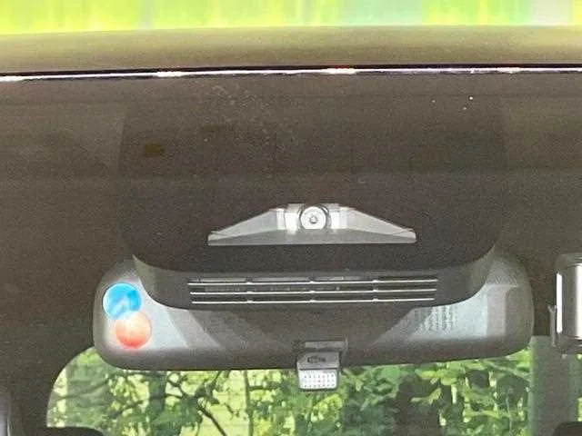Toyota Voxy 2024 — миниатюра 2