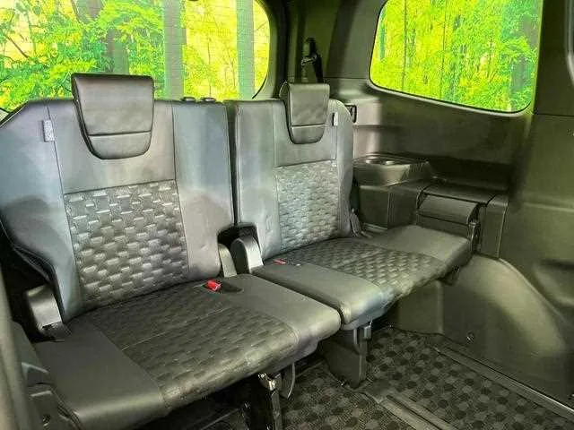 Toyota Voxy 2024 — миниатюра 3