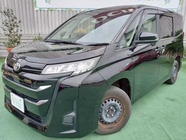 Toyota Noah 2022 — фото 1, купить с доставкой в Москву
