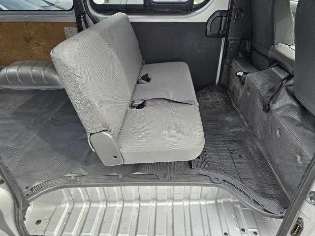 Toyota Hiace Van 2024 — миниатюра 3