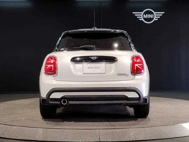 BMW MINI 2023 — миниатюра 2