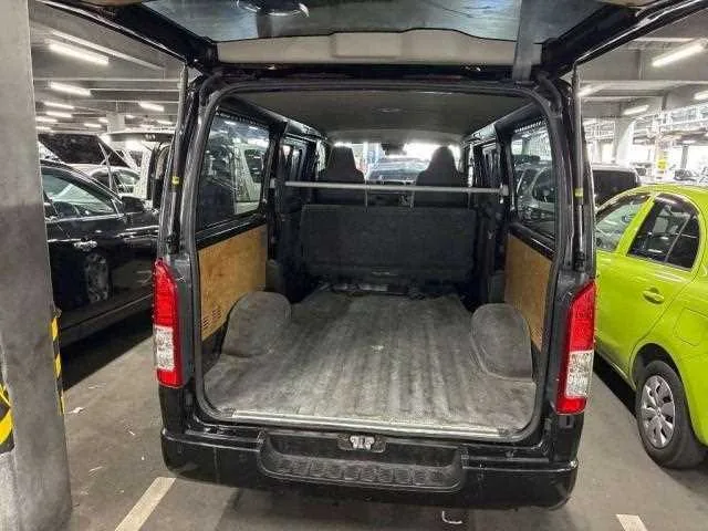 Toyota Hiace Van 2024 — миниатюра 3