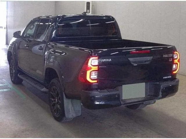 Toyota Hilux 2022 — миниатюра 2