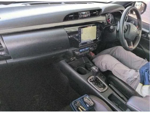 Toyota Hilux 2022 — миниатюра 4
