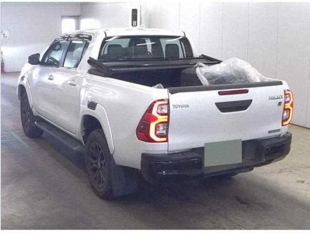 Toyota Hilux 2024 — миниатюра 2