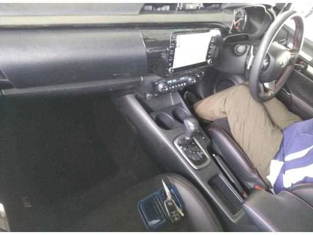Toyota Hilux 2024 — миниатюра 4