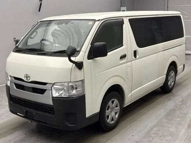 Toyota Hiace Van DX 2022 — фото 1, купить с доставкой в Москву