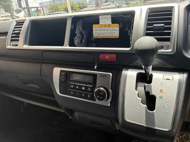 Toyota Hiace Wagon 2025 — миниатюра 2