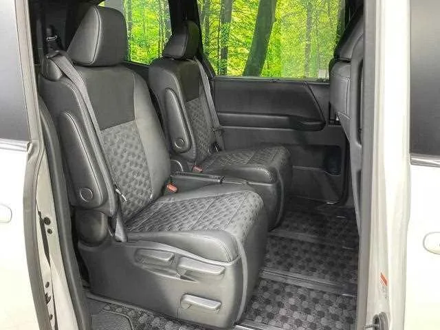 Toyota Voxy 2025 — миниатюра 3