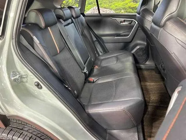 Toyota RAV4 2023 — миниатюра 3