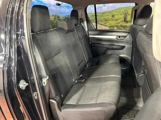 Toyota Hilux 2022 — миниатюра 3