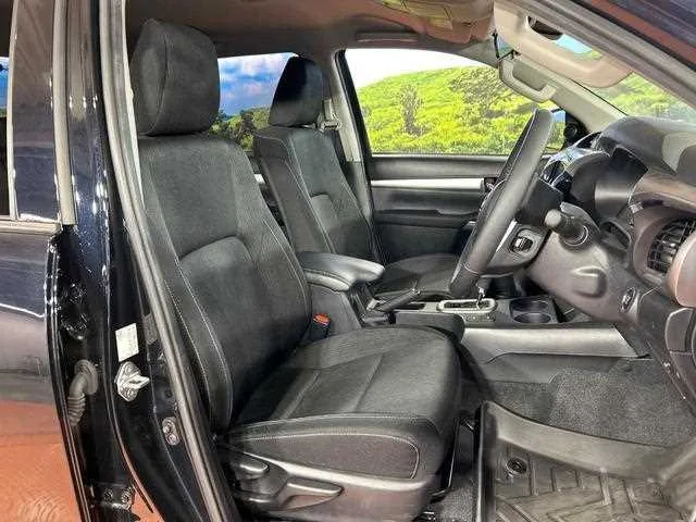 Toyota Hilux 2022 — миниатюра 5