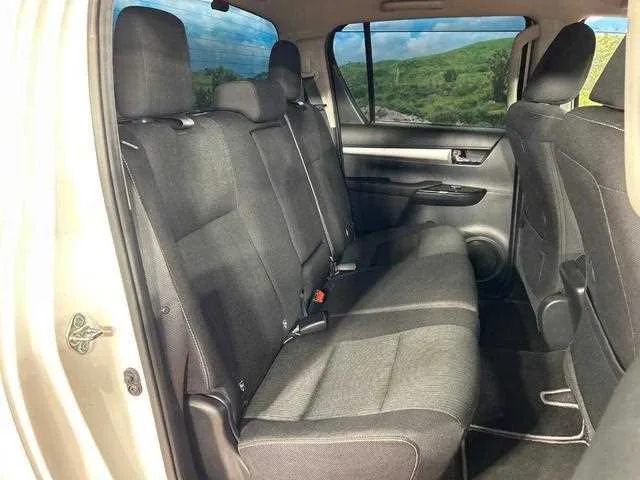Toyota Hilux 2023 — миниатюра 3