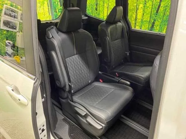 Toyota Noah 2022 — миниатюра 3