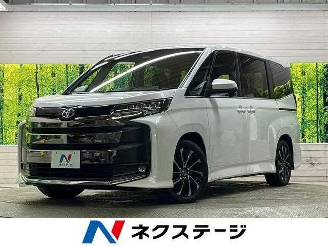 Toyota Noah 2022 — фото 1, купить с доставкой в Москву