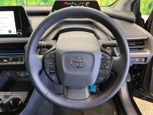 Toyota Prius 2023 — миниатюра 2