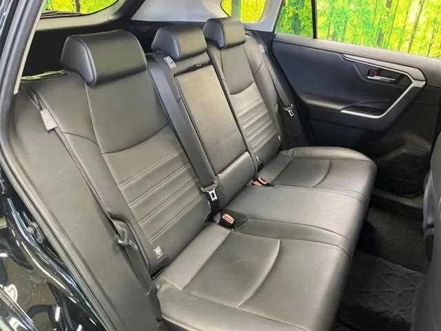 Toyota RAV4 2023 — миниатюра 3