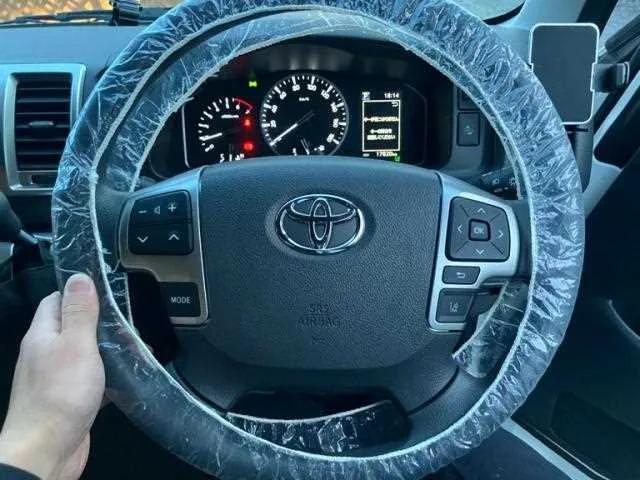 Toyota Hiace Wagon 2025 — миниатюра 3