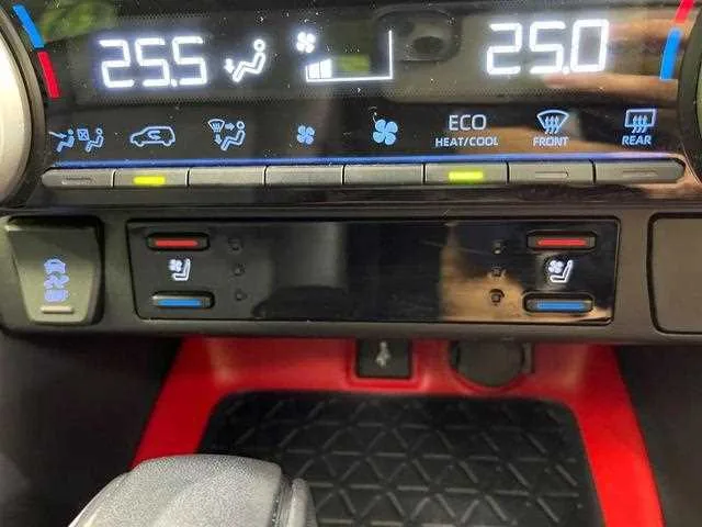 Toyota RAV4 2022 — миниатюра 2