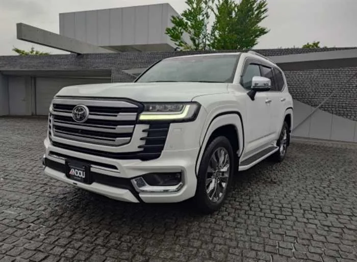 Toyota Land Cruiser ZX DIESEL 2023 — фото 1, купить с доставкой в Москву