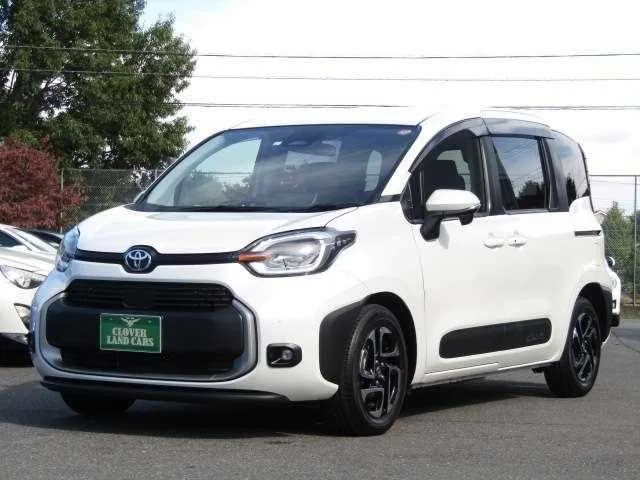 Toyota Sienta 2023 — фото 1, купить с доставкой в Москву