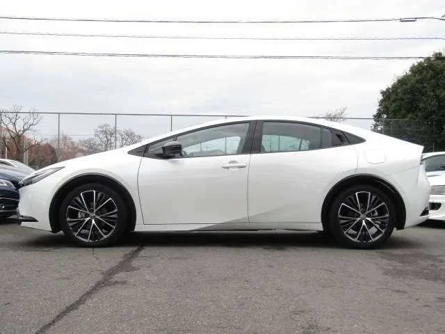 Toyota Prius 2023 — миниатюра 3