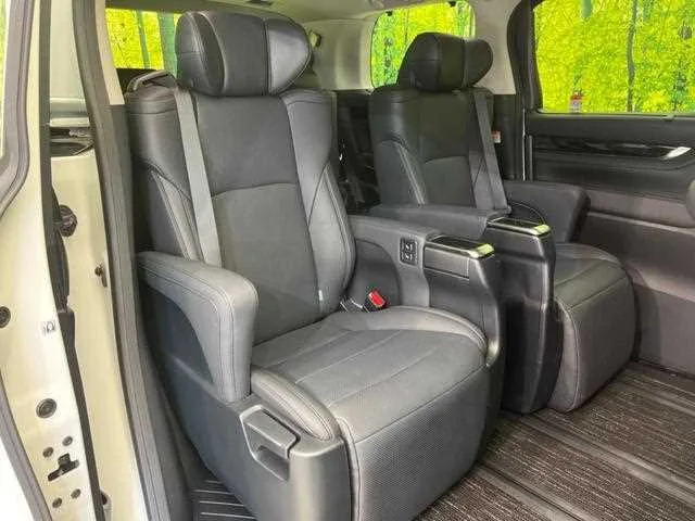 Toyota Alphard G 2023 — миниатюра 3