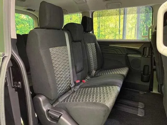 Mitsubishi Delica D:5 2024 — миниатюра 3