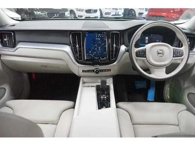 Volvo XC60 2022 — миниатюра 4