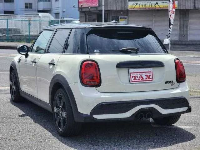 BMW MINI 2022 — миниатюра 3