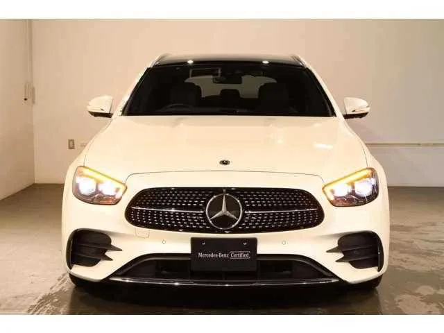 Mercedes-Benz E-Class 2024 — миниатюра 3