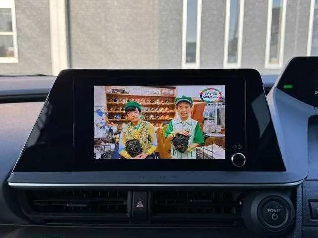 Toyota Prius 2023 — миниатюра 2