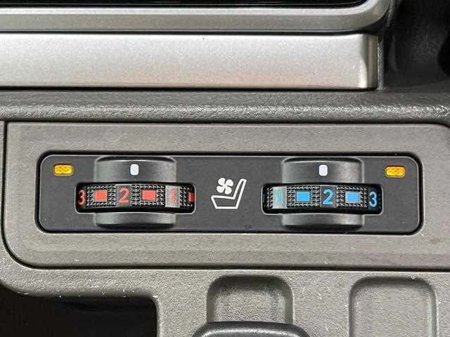 Toyota Land Cruiser Prado 2023 — миниатюра 5