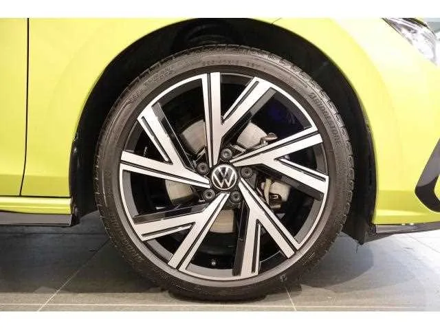 Volkswagen Golf 2024 — миниатюра 3
