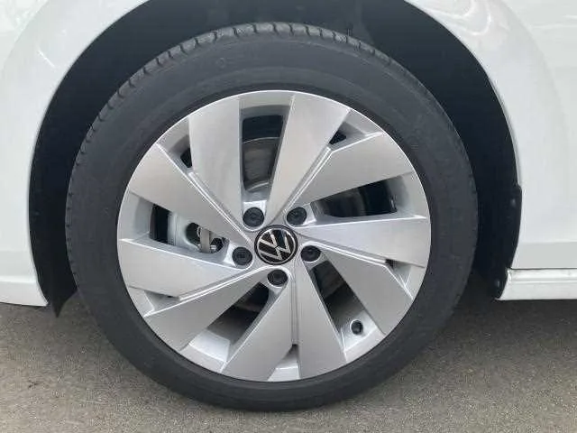 Volkswagen Golf Variant 2023 — миниатюра 3