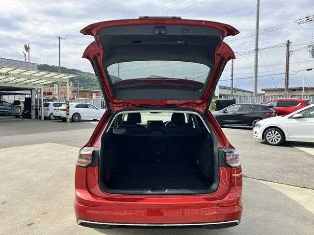 Volkswagen Golf Variant 2025 — миниатюра 3