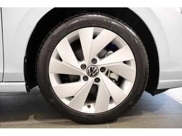 Volkswagen Golf 2025 — миниатюра 3