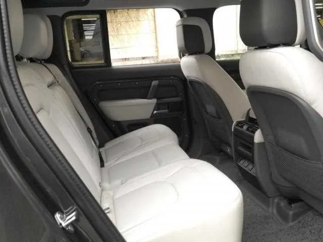 Land Rover Defender 2025 — миниатюра 4
