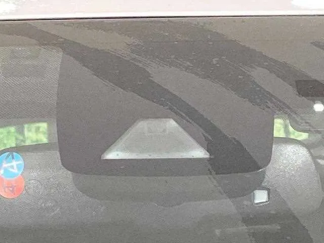 Toyota Prius 2022 — миниатюра 2