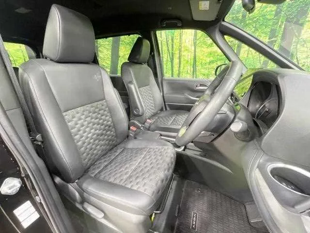 Toyota Voxy 2023 — миниатюра 5