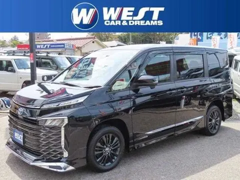 Toyota Voxy 2025 купить в Москве