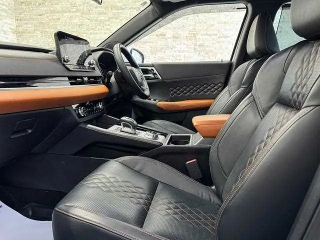 Mitsubishi Outlander 2022 — миниатюра 3