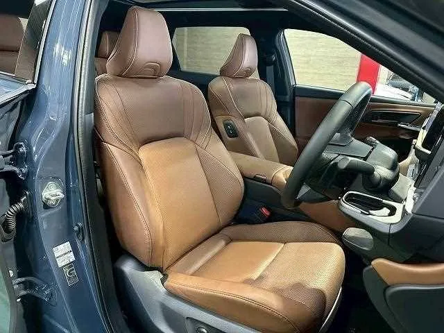 Toyota Crown Estate 2025 — миниатюра 3