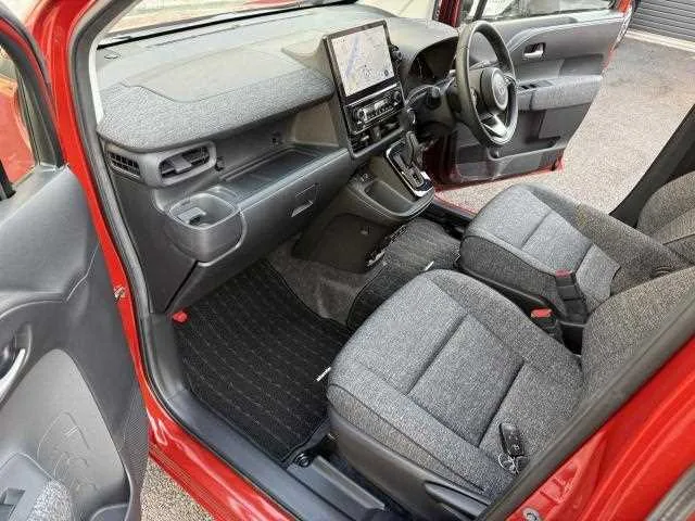 Toyota Sienta 2022 — миниатюра 2