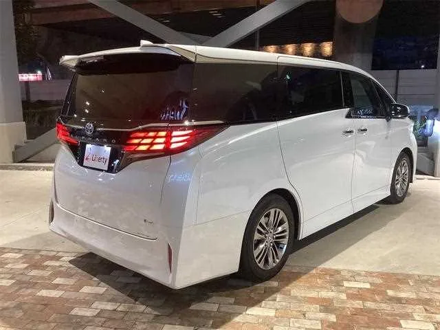 Toyota Alphard Hybrid 2023 — миниатюра 2